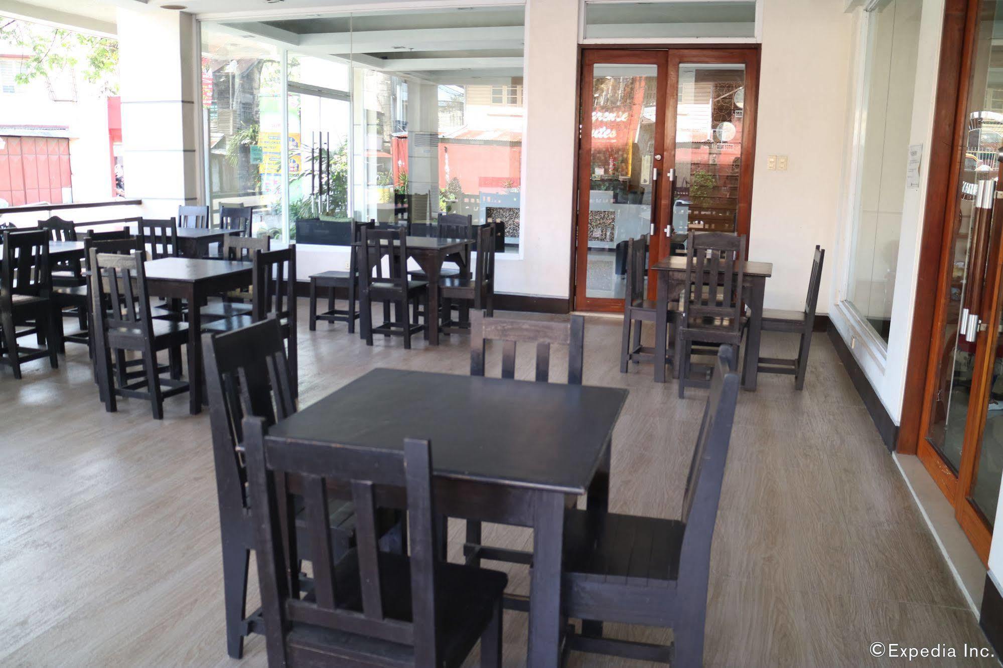 Negrense Suites Bacolod Exterior photo